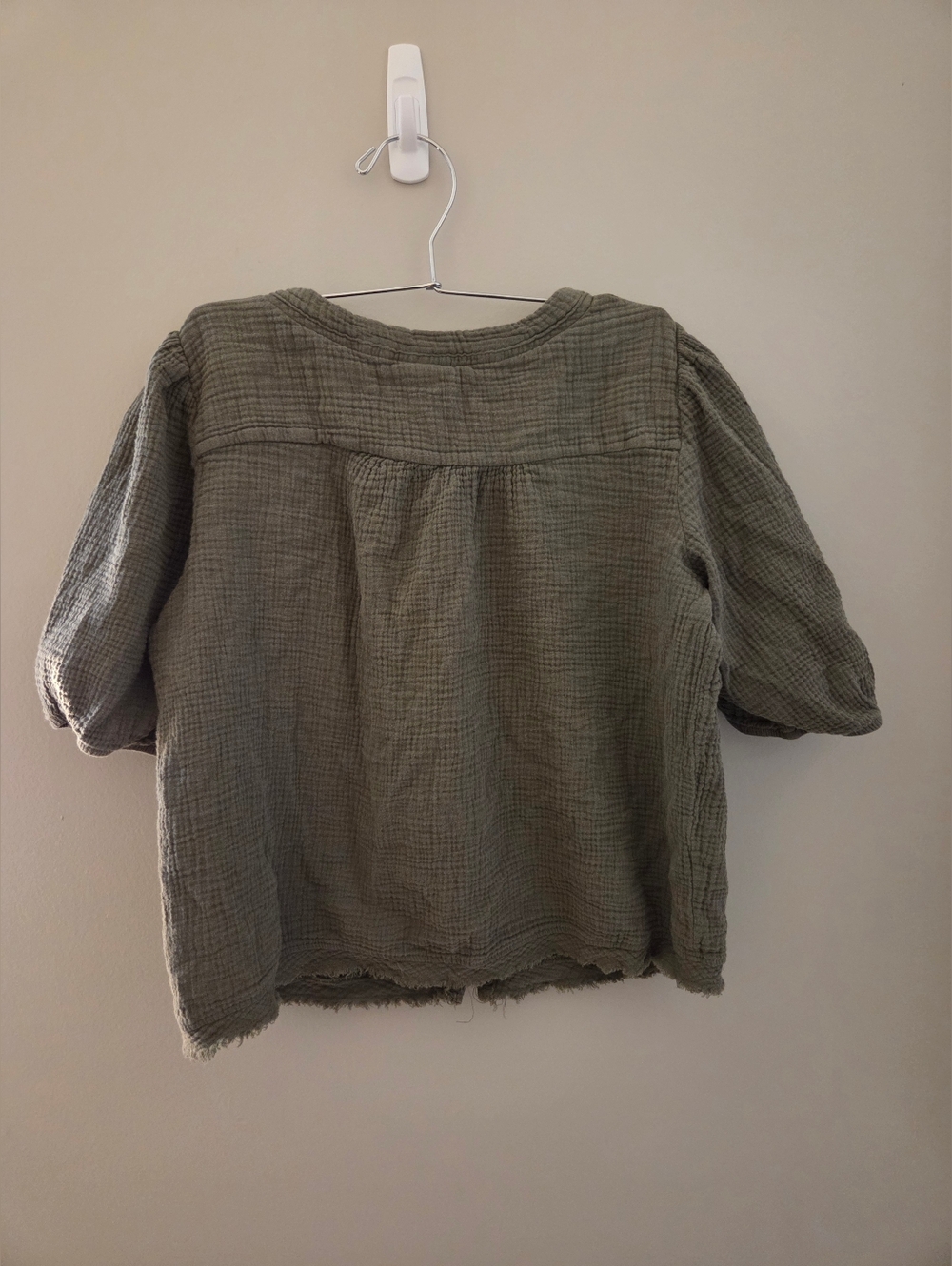 Knox Rose Olive Green Gauze Button-Up Blouse - Picture 2 of 2